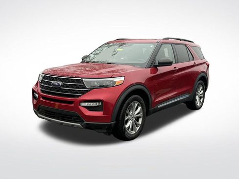 Used 2021 Ford Explorer XLT w/ Equipment Group 202A image 3