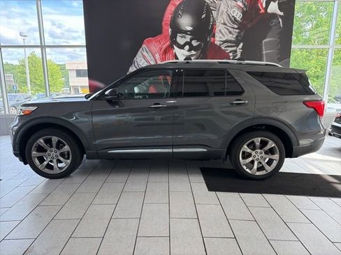 Used 2020 Ford Explorer Platinum w/ Premium Technology Package AWD/4WD image 2