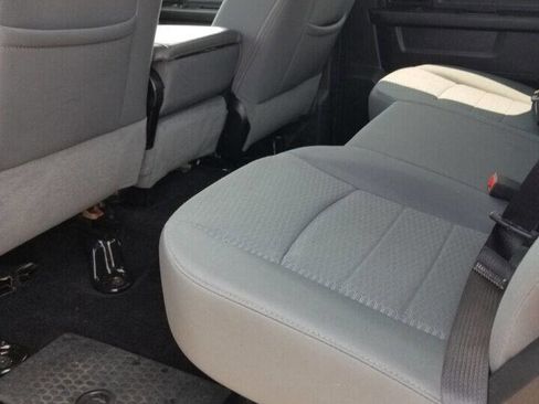 Used 2017 RAM 1500 4x4 Crew Cab image 7