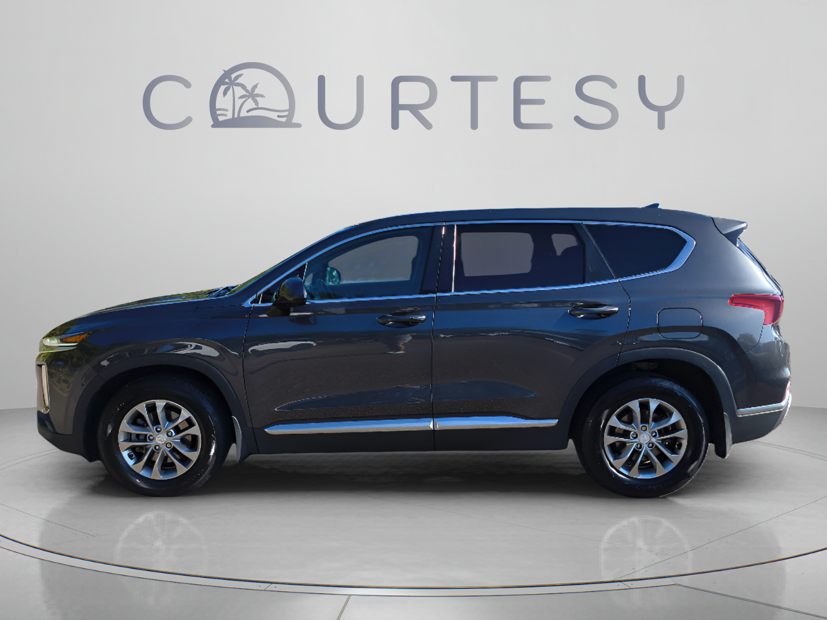 Used 2020 Hyundai Santa Fe SEL FWD image 2