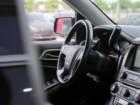 Used 2020 GMC Yukon Denali RWD image 27