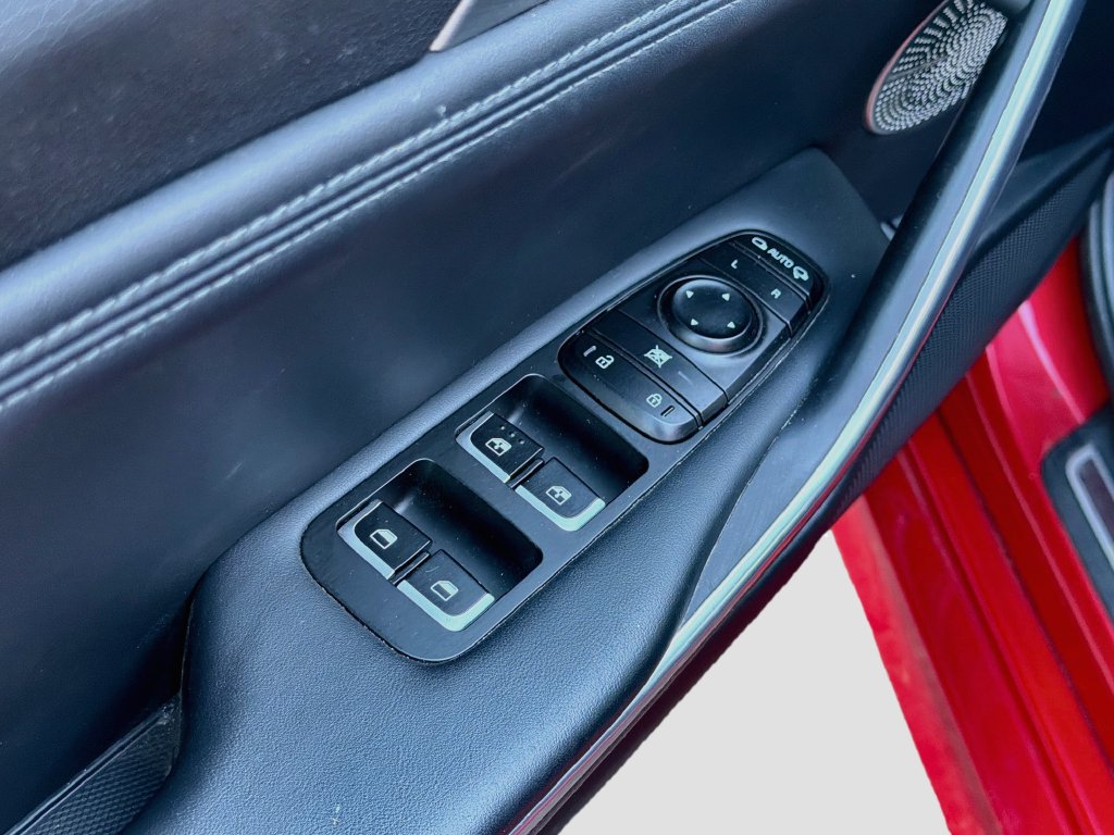 Used 2018 Kia Stinger GT2 RWD image 18