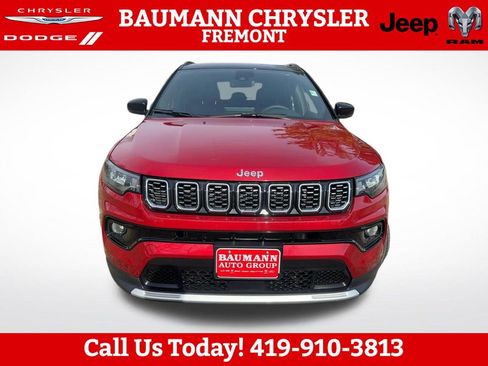 Used 2025 Jeep Compass Limited AWD/4WD image 11