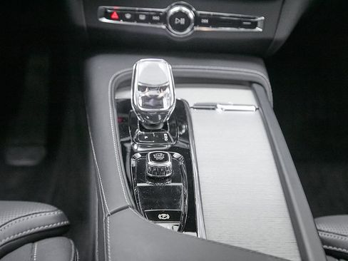 Certified 2024 Volvo V90 B6 Cross Country Ultimate image 40