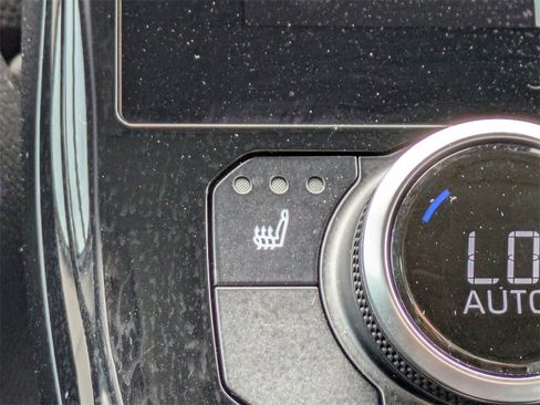 Certified 2023 Toyota Highlander XLE image 26