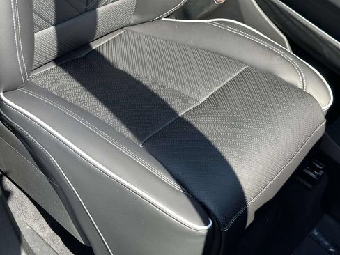 Certified 2026 Cadillac Vistiq Platinum w/ LPO, Floor Liner Package AWD/4WD image 28