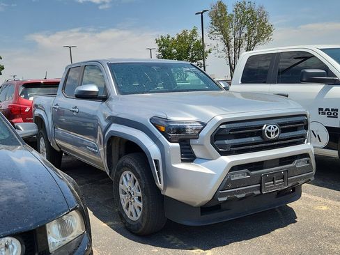 Used 2025 Toyota Tacoma SR5 AWD/4WD image 1