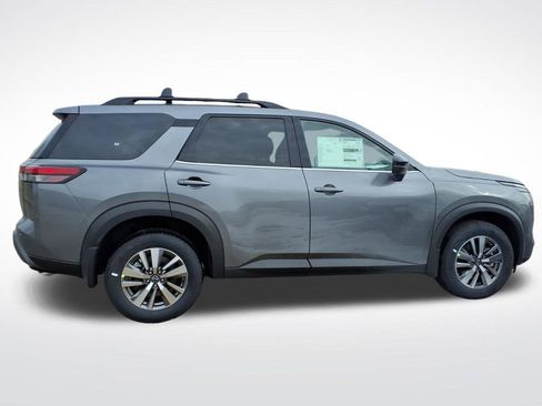 New 2026 Nissan Pathfinder SL image 8