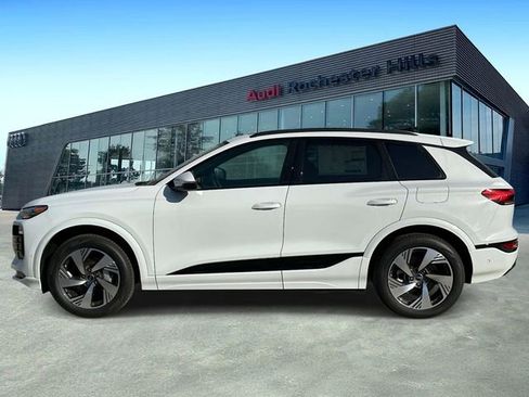 New 2025 Audi Q6 e-tron Premium Plus AWD/4WD image 2