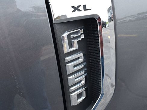 Used 2021 Ford F250 XL w/ Power Equipment Group AWD/4WD image 7