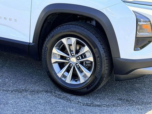 Used 2025 Chevrolet Equinox LT AWD/4WD image 7