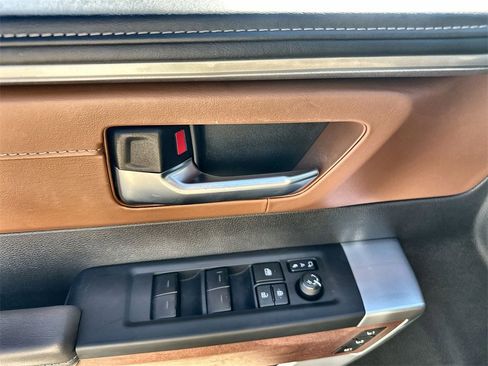 Used 2025 Toyota Sequoia 4WD image 22