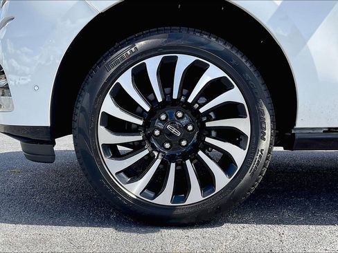 New 2024 Lincoln Navigator L Black Label image 12