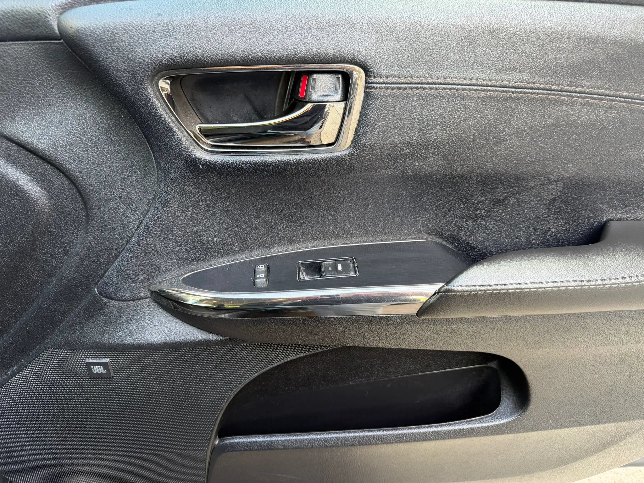 Used 2016 Toyota Avalon Limited w/ Toyota Safety Sense Package FWD image 8