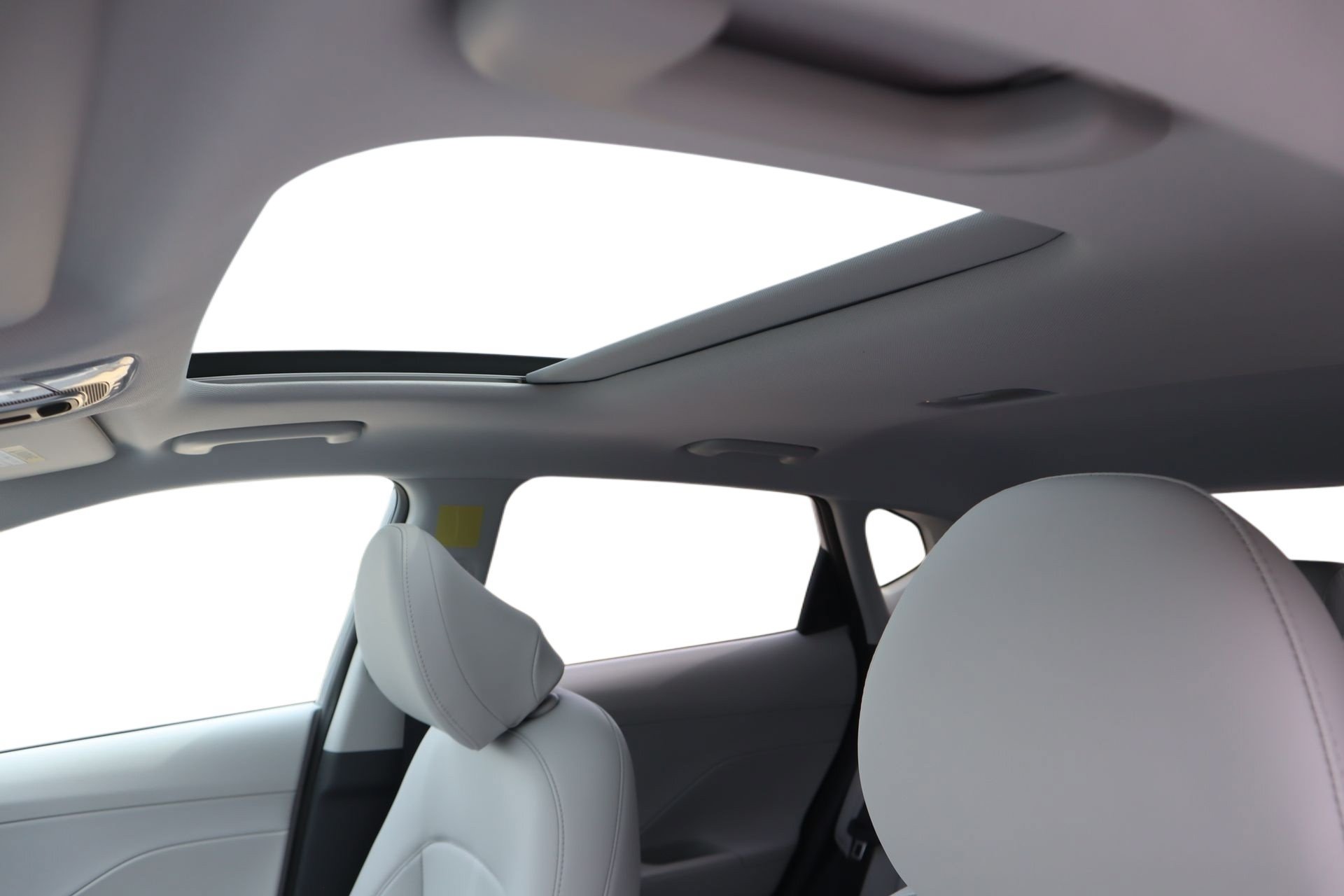 New 2027 Hyundai Kona Limited FWD image 16