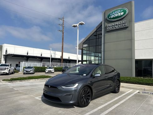 Used 2023 Tesla Model X image 1