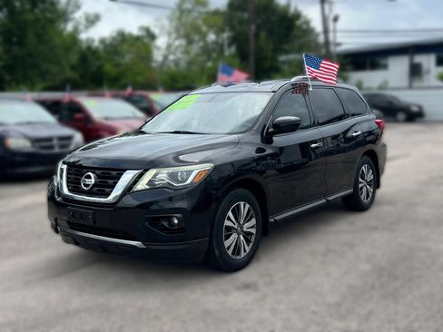 Used 2017 Nissan Pathfinder S FWD image 1