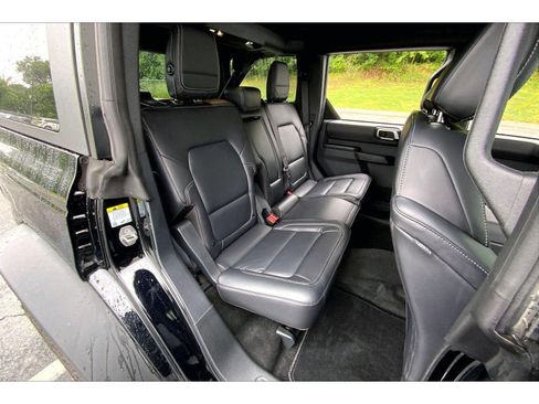 Used 2025 Ford Bronco Outer Banks w/ Sasquatch Package AWD/4WD image 25