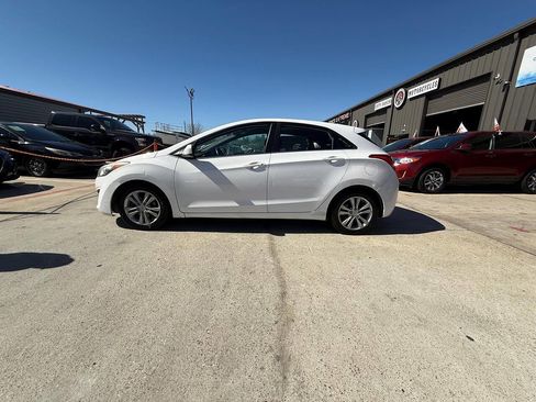 Used 2014 Hyundai Elantra GT image 2