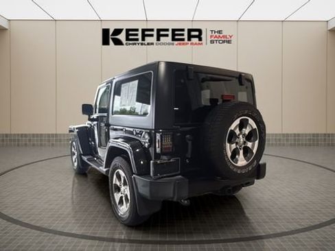 Used 2016 Jeep Wrangler Sahara w/ Connectivity Group AWD/4WD image 3