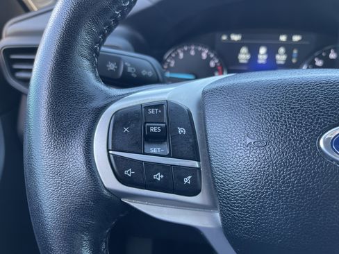Used 2022 Ford Explorer XLT image 20