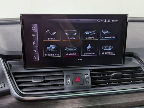 Used 2024 Audi Q5 e Premium Plus w/ Premium Plus Package AWD/4WD image 25