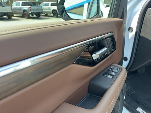 New 2026 Chevrolet Tahoe High Country w/ Sun And Tow Package image 13