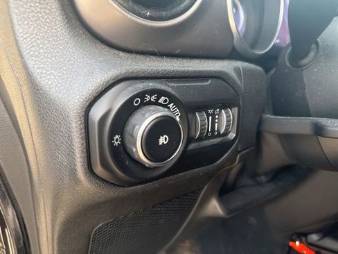 Used 2018 Jeep Wrangler Unlimited Sport S image 9