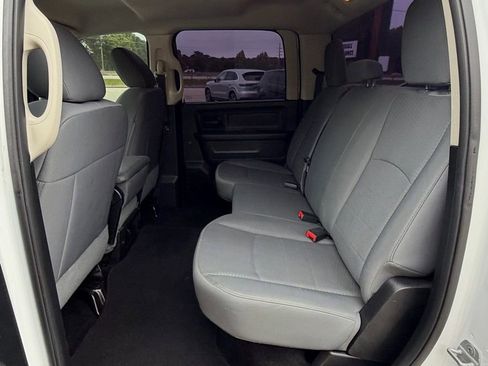 Used 2014 RAM 1500 Express RWD image 30