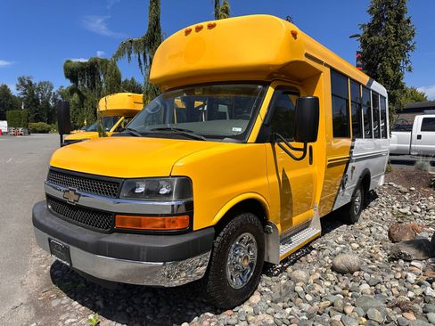 Used 2014 Chevrolet Express 3500 RWD image 5