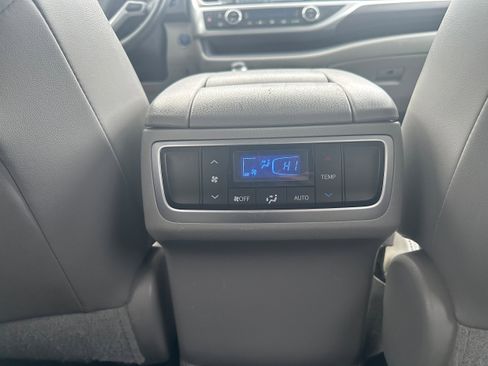 Used 2015 Toyota Highlander Limited image 13