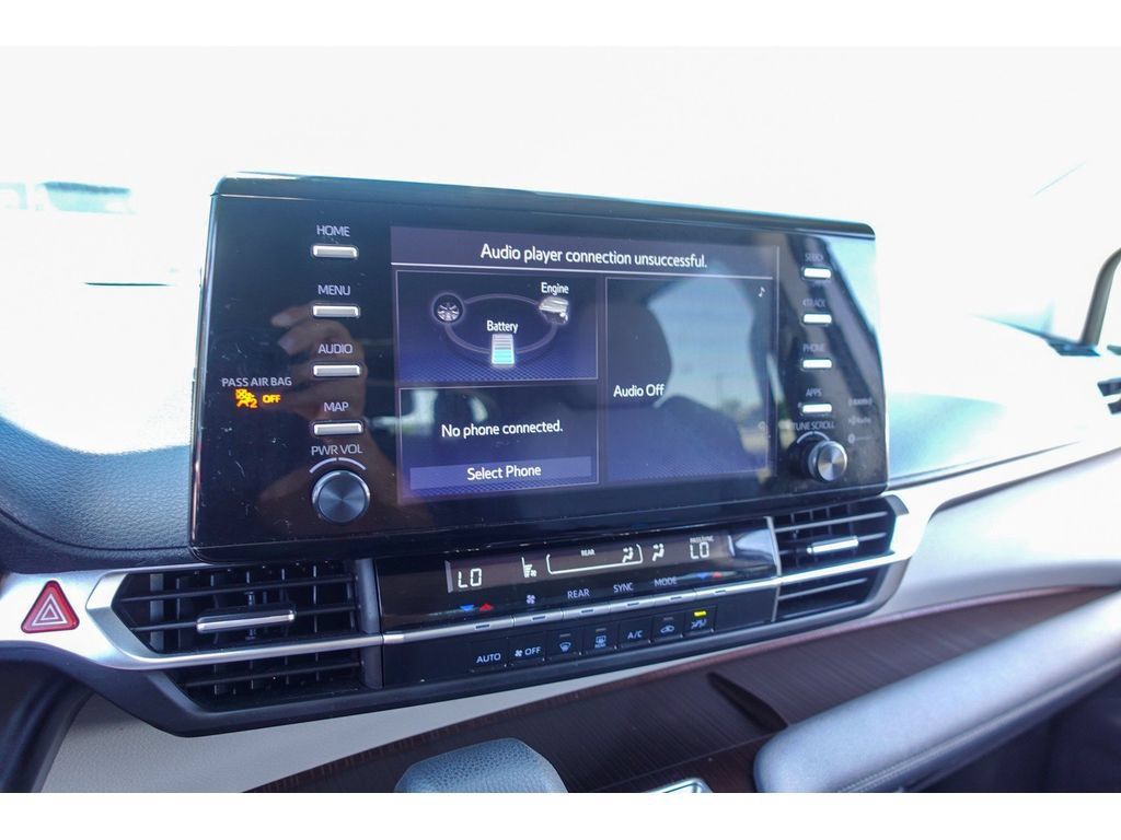 Certified 2023 Toyota Sienna LE FWD image 18