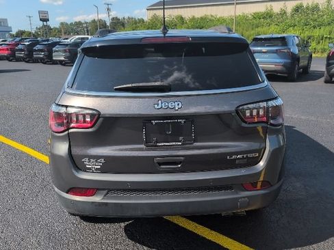Used 2022 Jeep Compass Limited w/ Sun and Sound Group AWD/4WD image 4