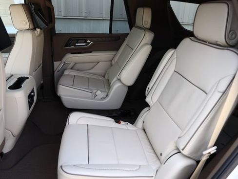 New 2026 GMC Yukon Denali w/ Denali Reserve Package image 14