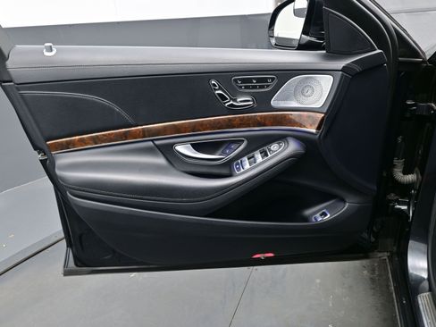 Used 2014 Mercedes-Benz S 550 Sedan image 9