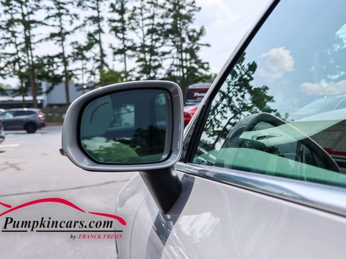 Used 2023 Volvo XC60 B5 Plus w/ Climate Package AWD/4WD image 14