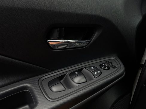 Used 2025 Nissan Versa SV FWD image 21