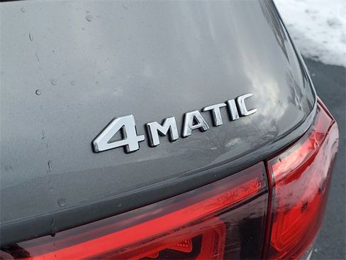 Used 2021 Mercedes-Benz GLB 250 4MATIC image 7