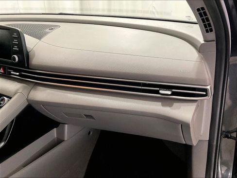 Used 2023 Hyundai Elantra SEL w/ Cargo Package image 13