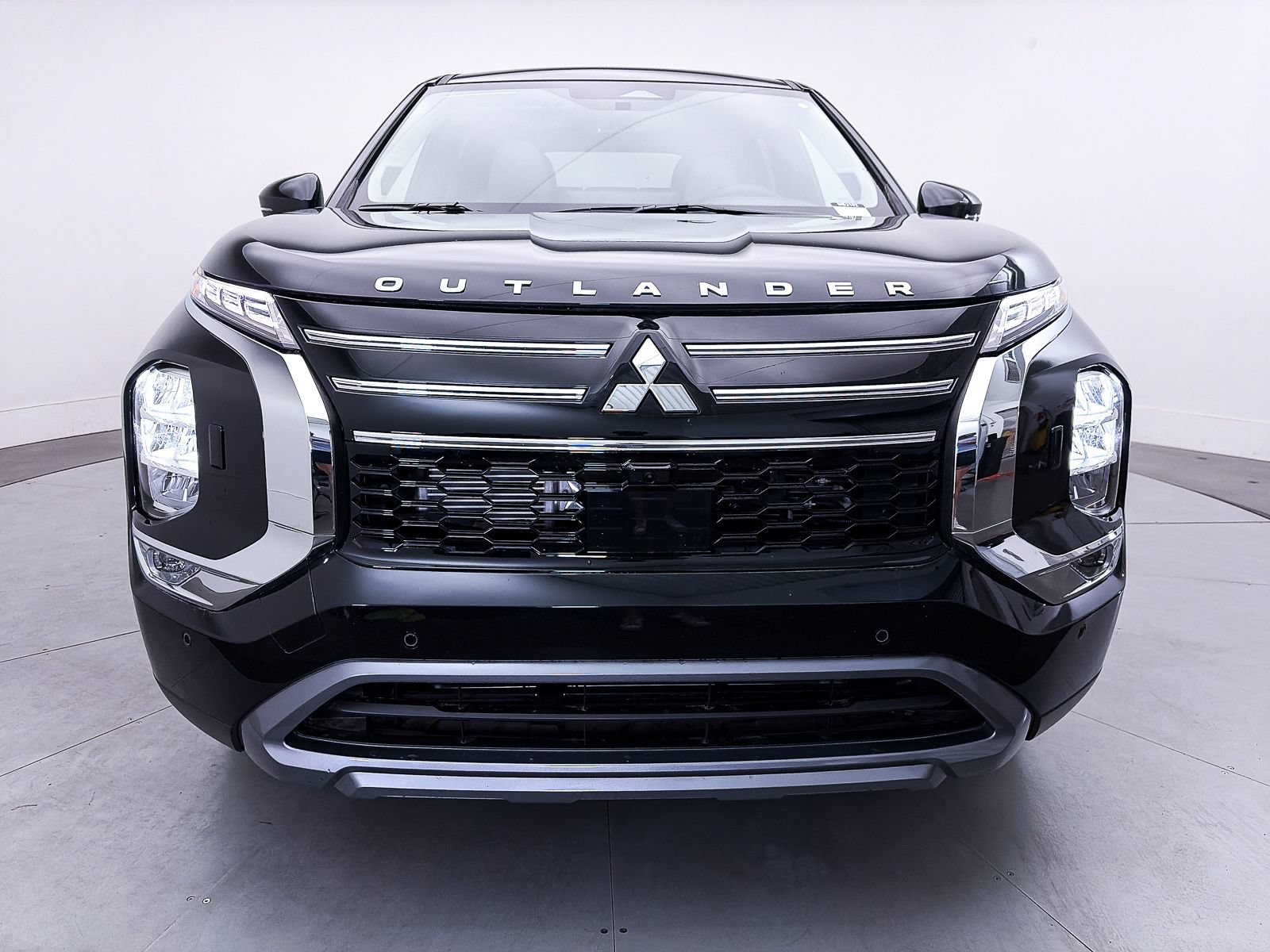 Used 2026 Mitsubishi Outlander SE AWD/4WD image 2