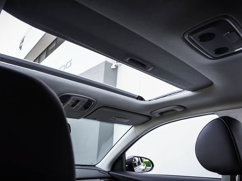 Used 2019 Kia Niro EX Premium FWD image 21