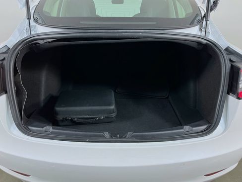 Used 2020 Tesla Model 3 Standard Range RWD image 10