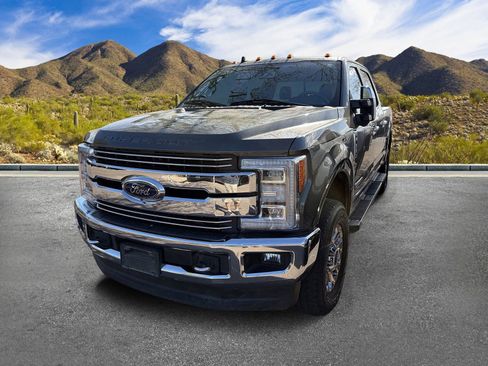 Used 2019 Ford F250 Lariat w/ Lariat Ultimate Package AWD/4WD image 2