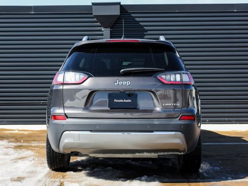 Used 2019 Jeep Cherokee Limited image 6