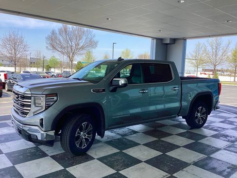 Used 2025 GMC Sierra 1500 SLT image 6