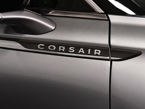 Used 2022 Lincoln Corsair AWD w/ Equipment Group 101A image 11