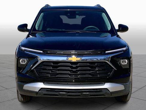 Used 2025 Chevrolet TrailBlazer LT image 3