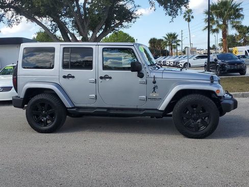 Used 2015 Jeep Wrangler Unlimited Sahara w/ Connectivity Group image 3