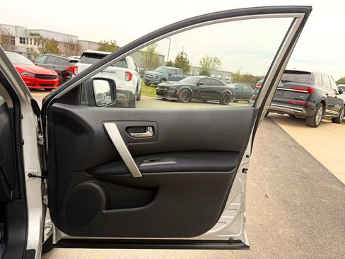 Used 2008 Nissan Rogue SL w/ Premium Pkg image 22