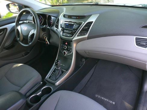 Used 2014 Hyundai Elantra SE FWD image 17